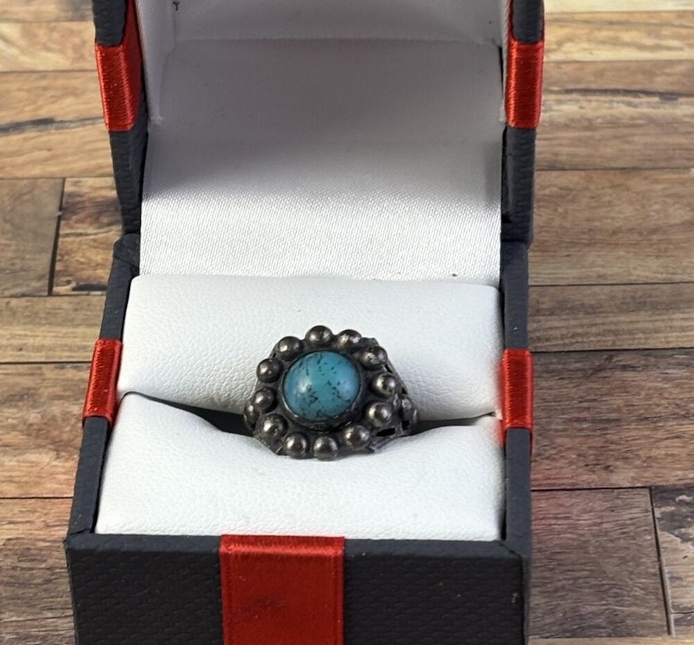 Vintage Navajo Round Turquoise & Sterling Silver Ring Size 5-3.06 Grams